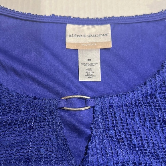 NWT Alfred Dunner Women's Blue Top elbow length w tiny v neck silver accessory - Picture 6 of 13